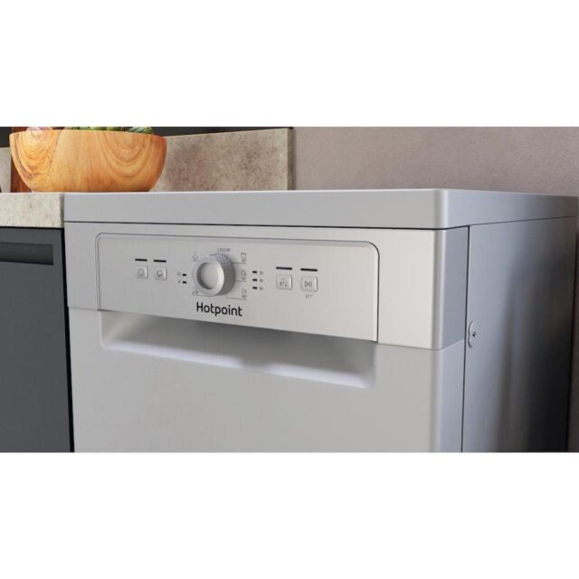 Hotpoint HSFE 1B19 S UK N Slimline 45cm Dishwasher - Silver