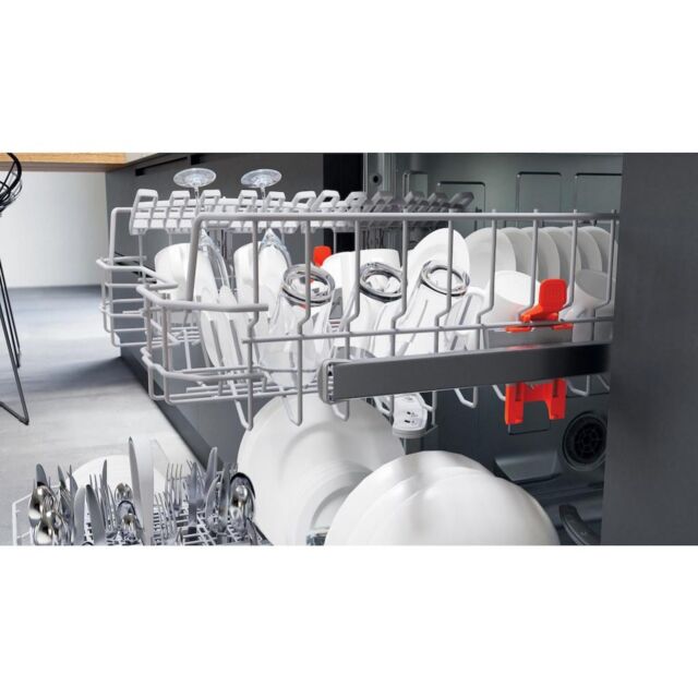 Hotpoint HBC 2B19 UK N Semi-Integrated Dishwasher