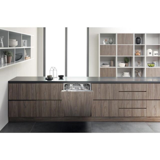 Hotpoint HIC 3C33 CWE UK Integrated Dishwasher