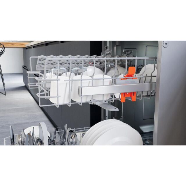 Hotpoint HSFE 1B19 S UK N Slimline 45cm Dishwasher - Silver