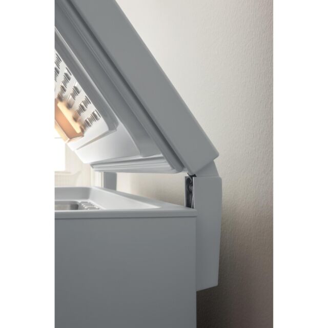 Indesit OS 2A 250 H2 1 255L Freestanding Chest Freezer - White