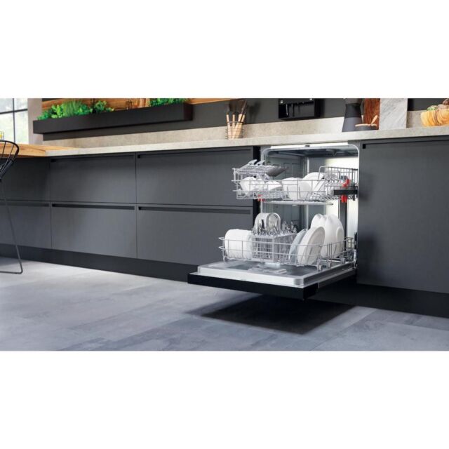 Hotpoint HBC 2B19 UK N Semi-Integrated Dishwasher